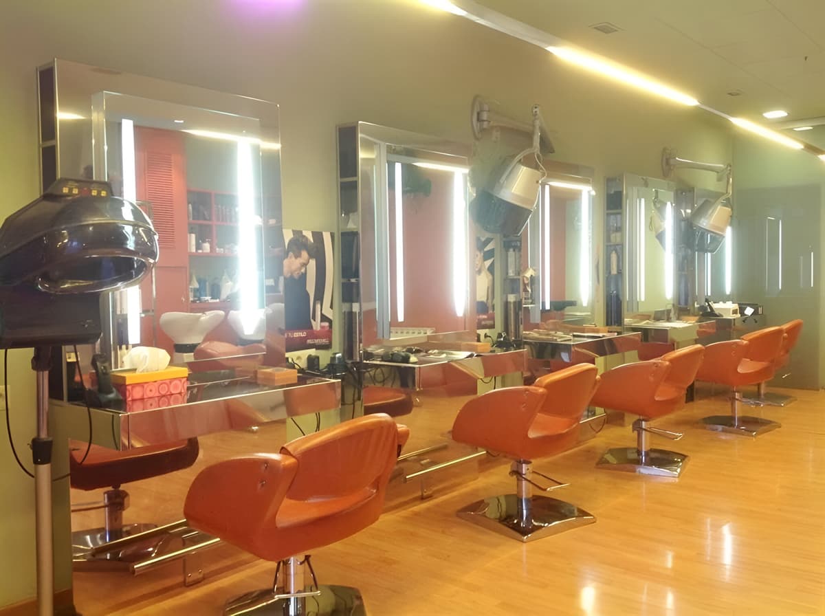 Peluquería Luilly, peluquería unisex en Bertamiráns